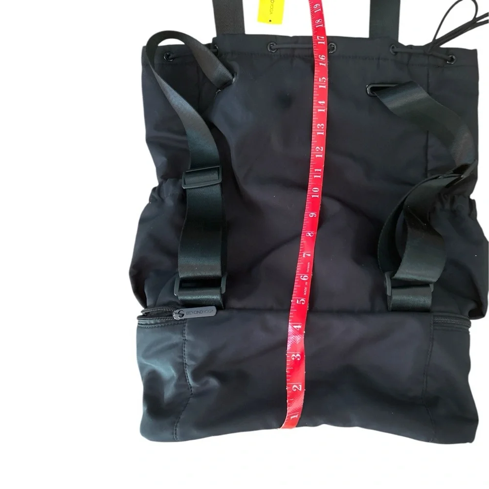 NWT Beyond Yoga Convertible Gym Bag Backpack Black Yoga Tote Drawstring Carry-on